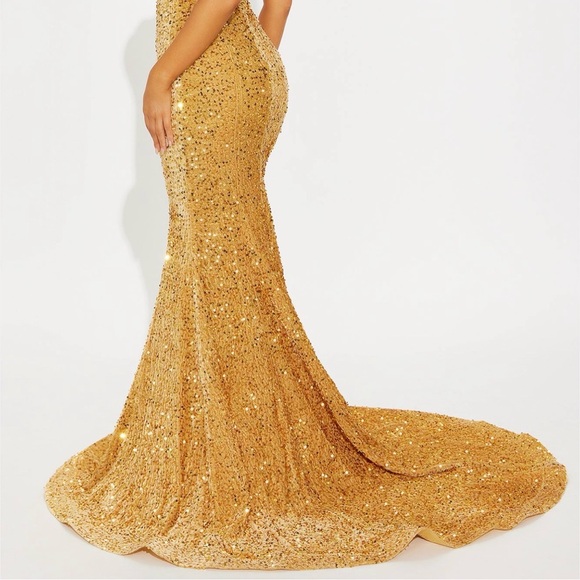 Fashion Nova Gold Strapless Sequin Dress - Picture 2 of 3